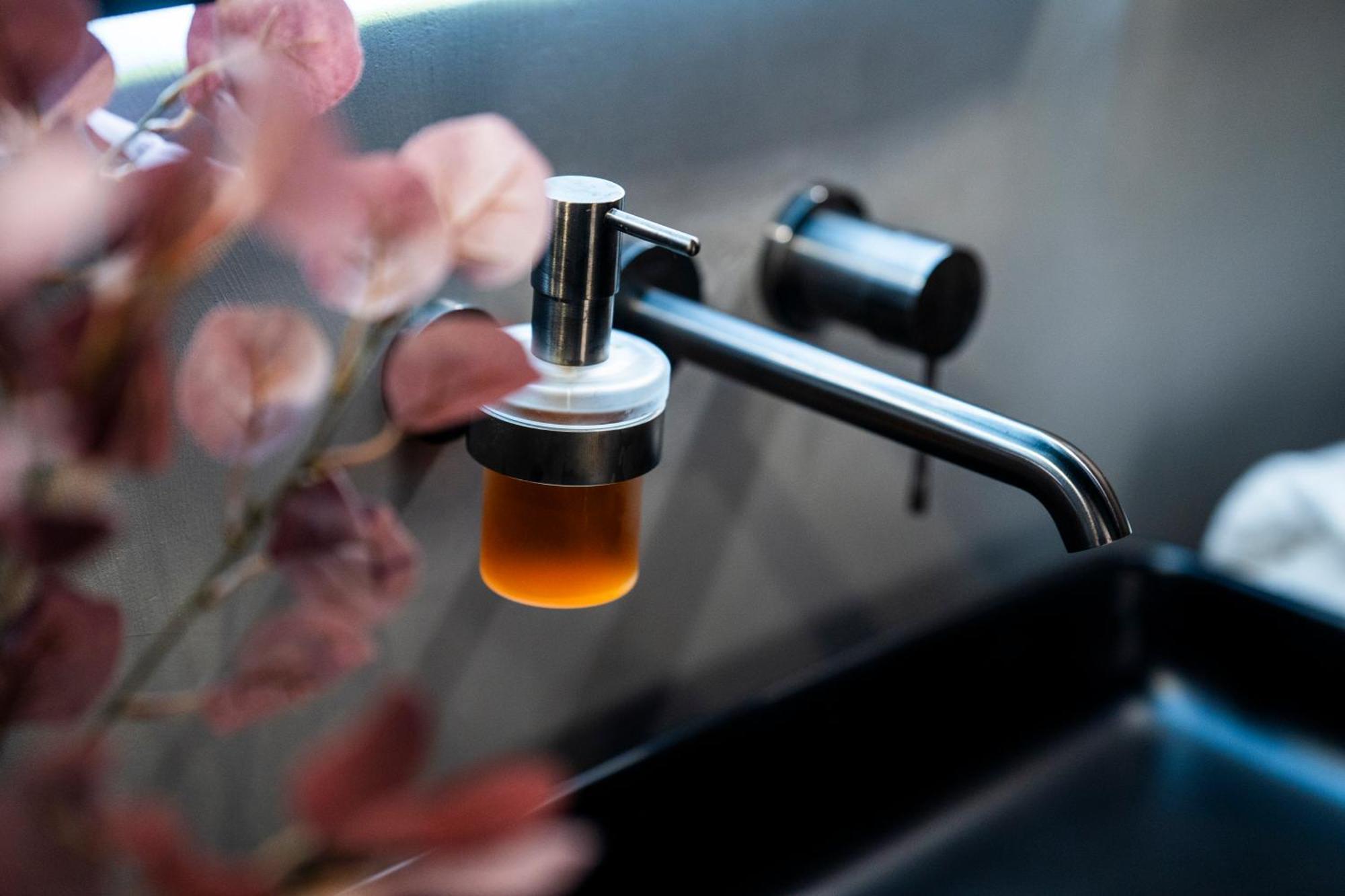 Aparthotel Zator Industrial 58 Jacuzzi エクステリア 写真