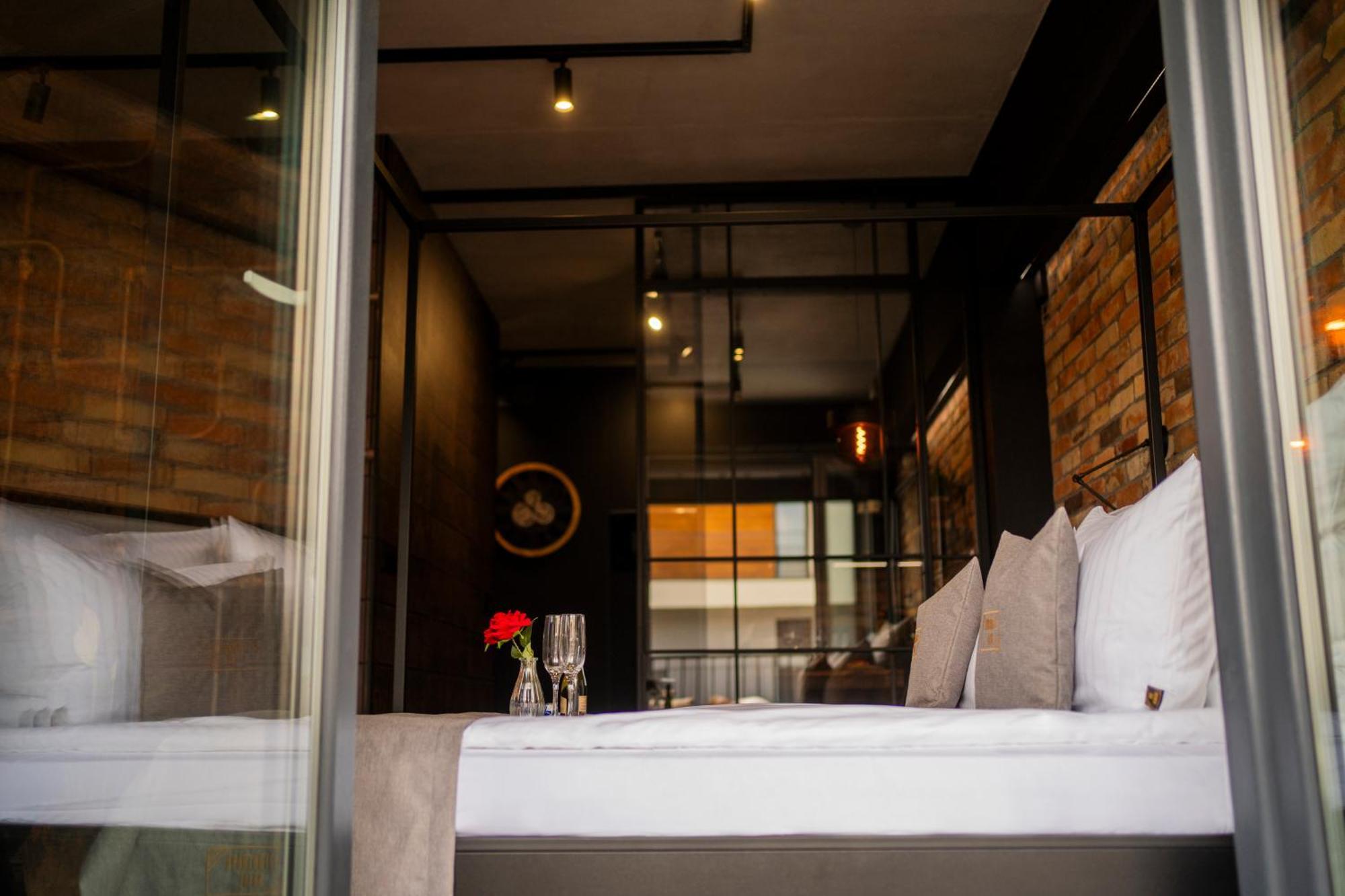 Aparthotel Zator Industrial 58 Jacuzzi エクステリア 写真